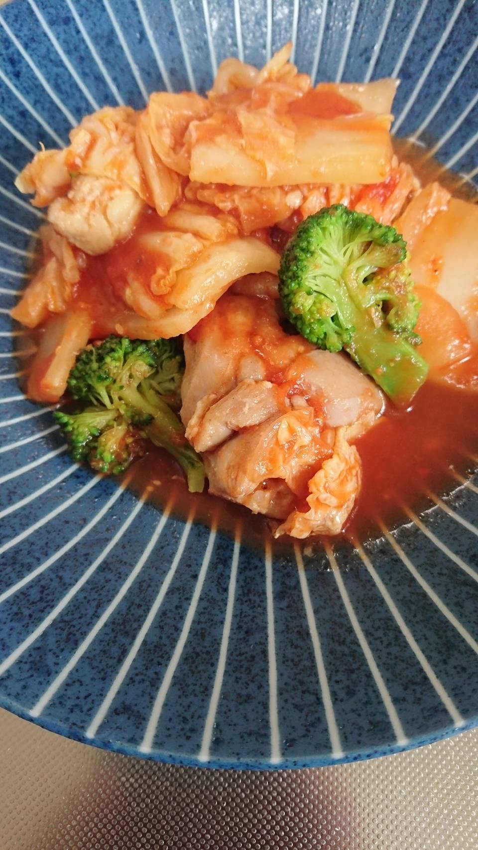 鶏肉と白菜のトマト煮込み